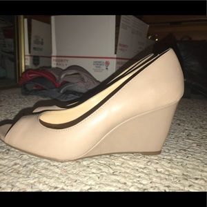 Casual nude colored Liz Claiborne wedges